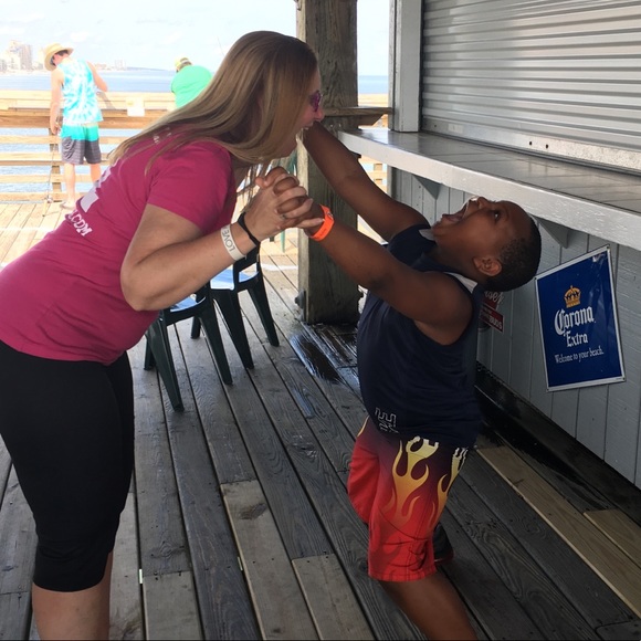 Meet The Posher, Jennifer! - Picture 2 of 8